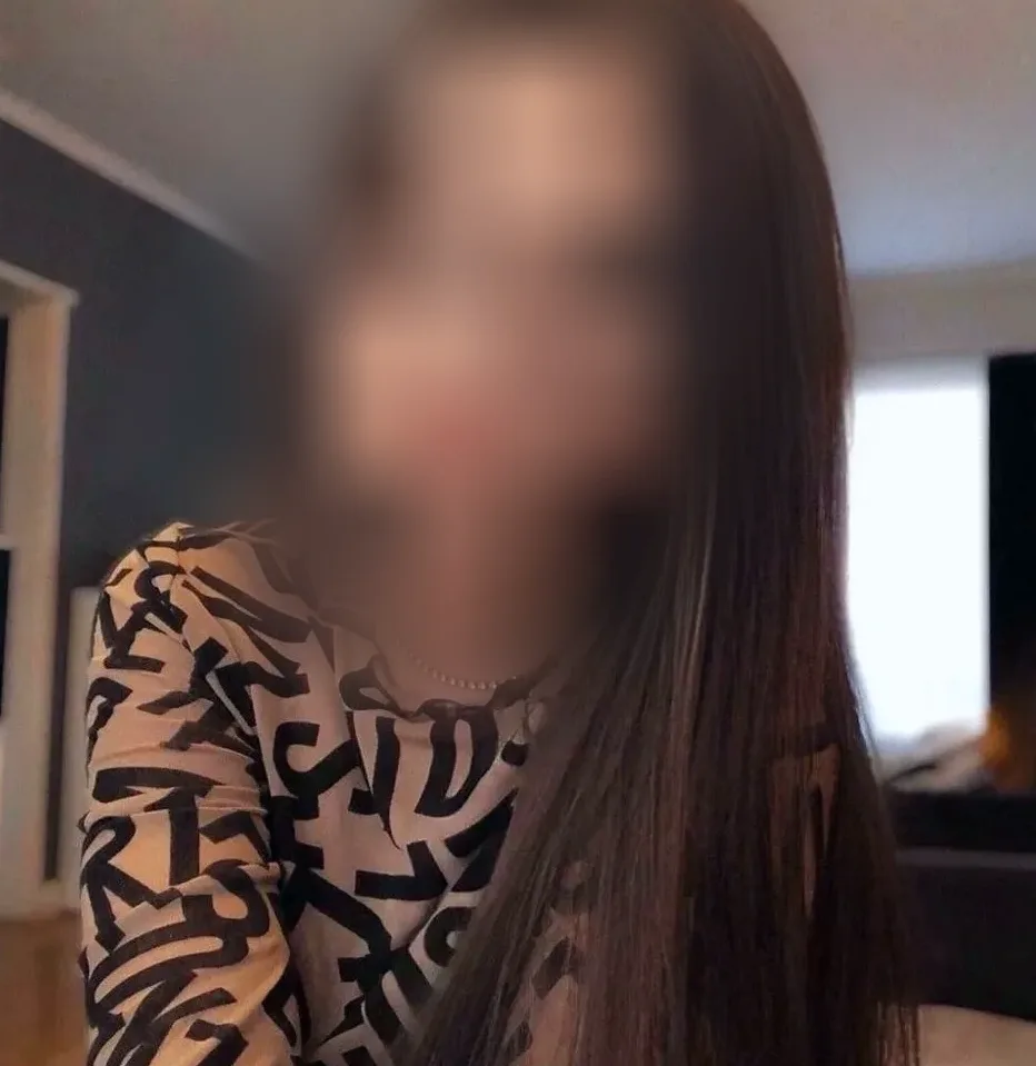Clara, 21