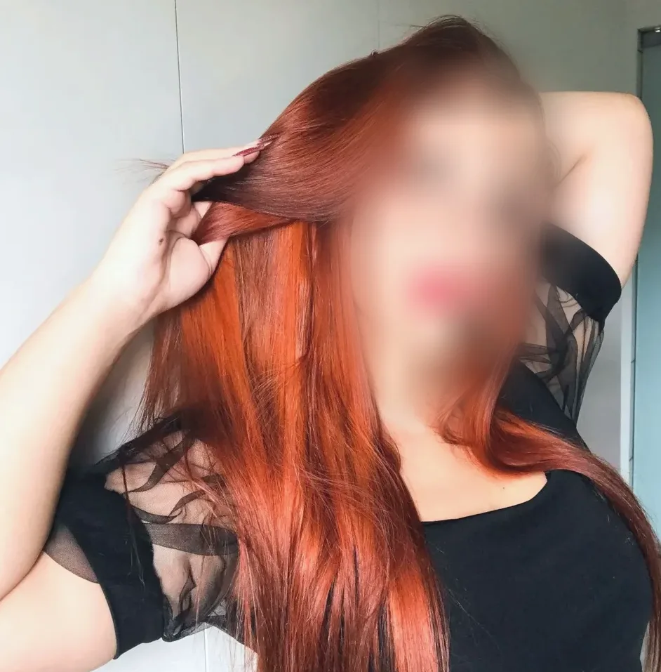 Ingrid, 32