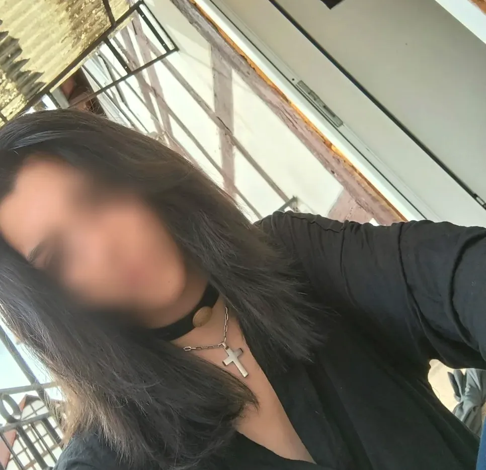 Lara, 28