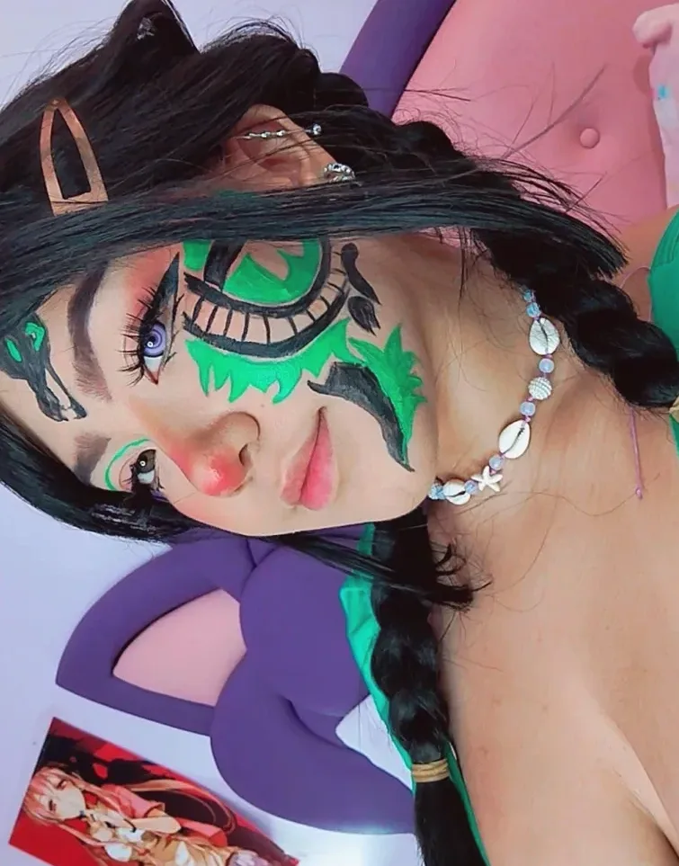 Lena, 25