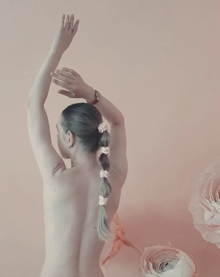 Nora, 26