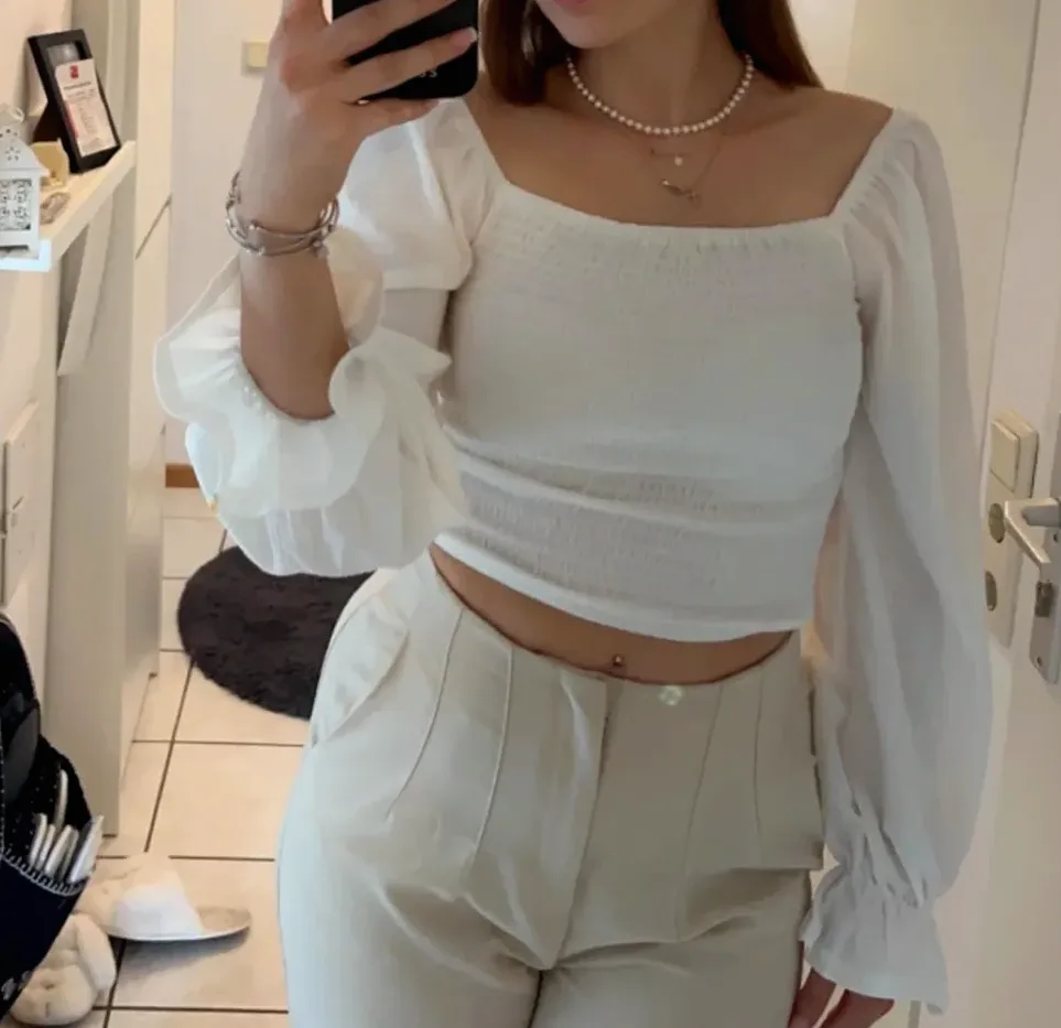 Selma, 25